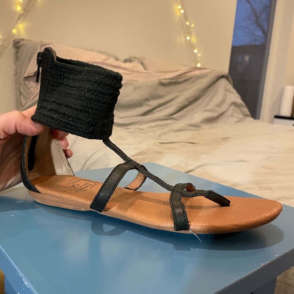 *AVAIL TIL 9/15* Lucky Brand gladiator sandals, elastic, zippered, used, 6